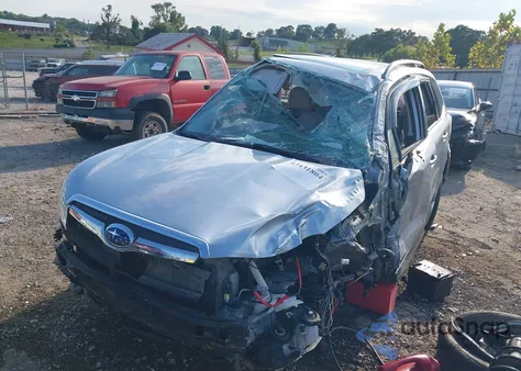 2014 Subaru Forester 2.5I Premium z USA, uszkodzony, nr VIN JF2SJADC7EH455129